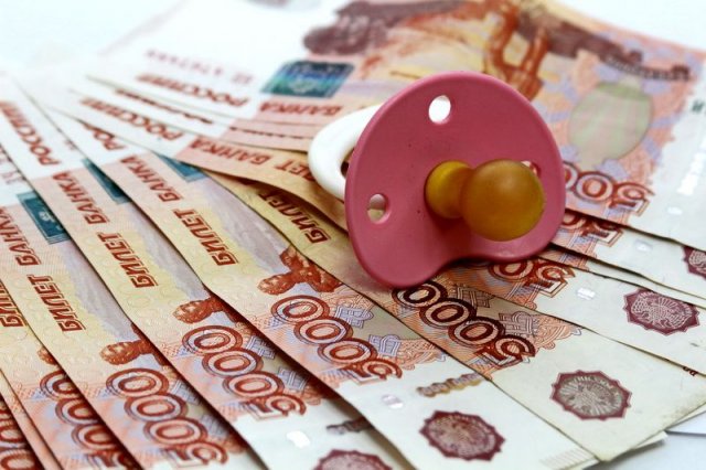 Многодетную мать обвинили в хищении полумиллиона детских рублей