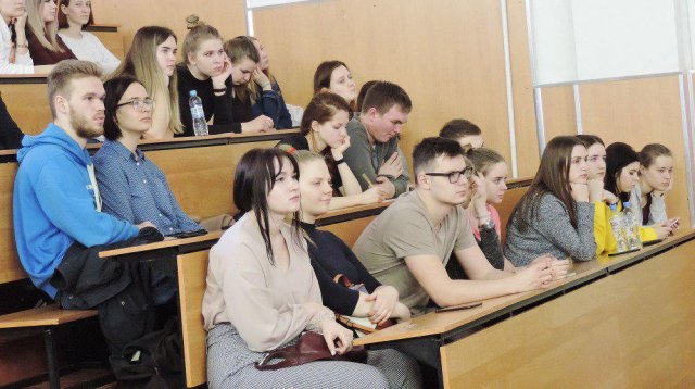 Орловских студентов защитят от дискриминации за рубежом