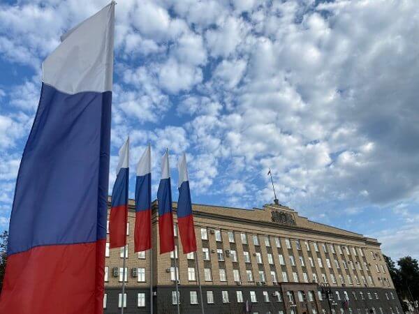 Орловские чиновники передумали закупать флаги на 25 млн рублей
