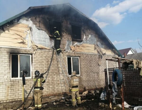 В Ливнах подросток спас себя из пожара