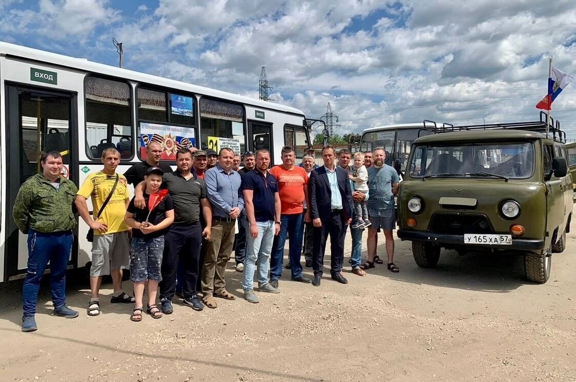 Орловские перевозчики передали УАЗ в зону СВО | 13.07.2023 | Орел -  БезФормата