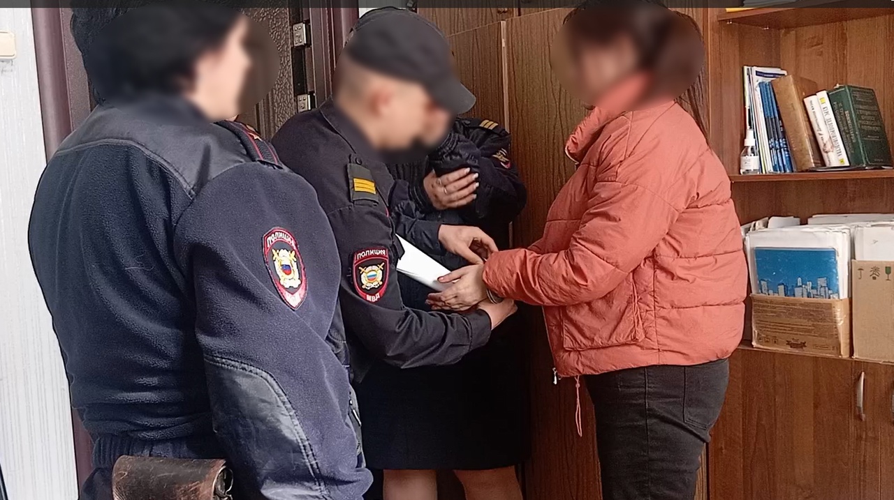 В Дмитровске директора центра соцобслуживания взяли под стражу