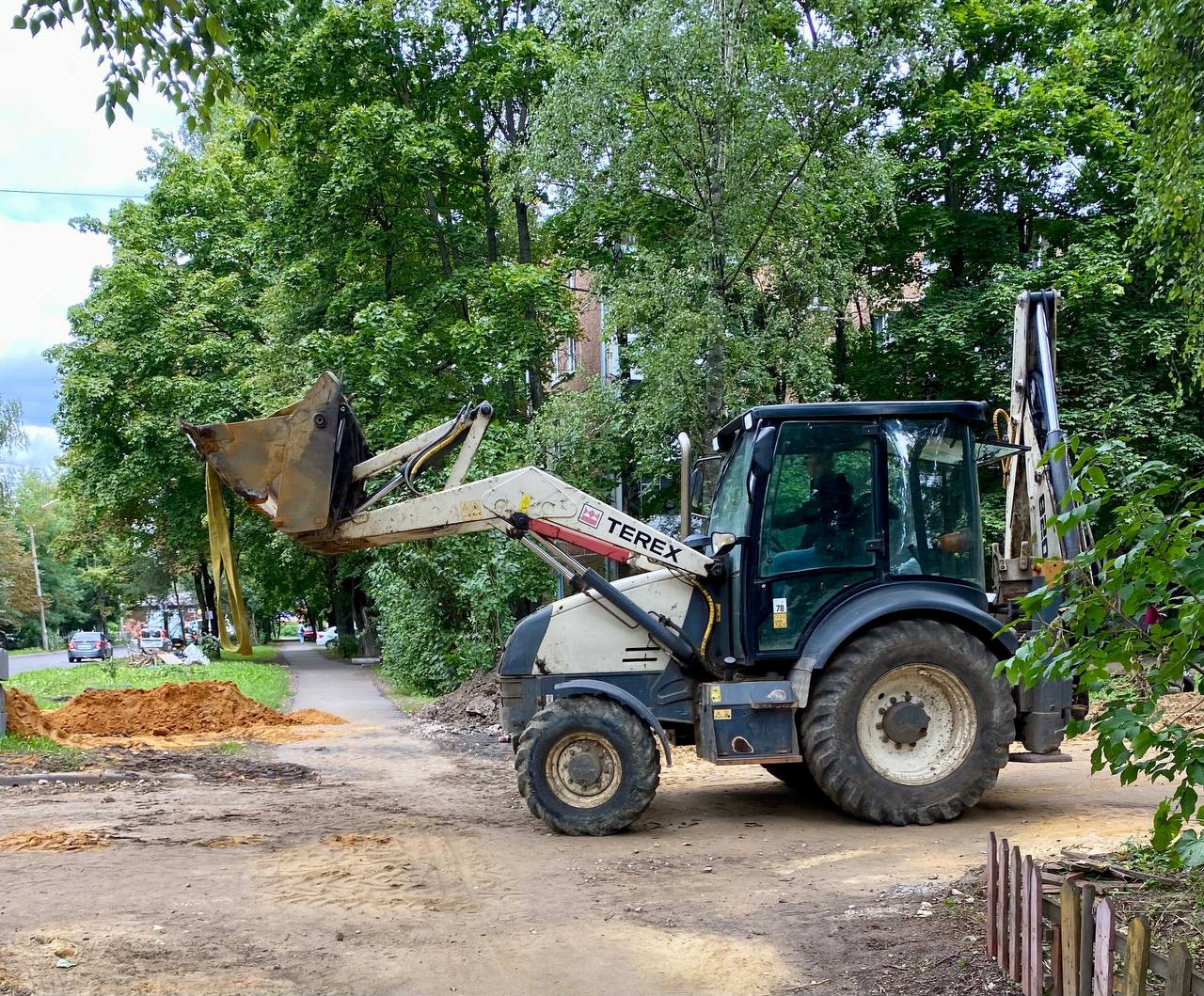 Синий трактор обошелся орловцу в копеечку