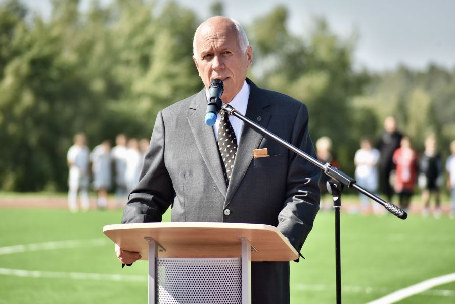 В гимназии Столыпина открыли спорткомплекс и стадион