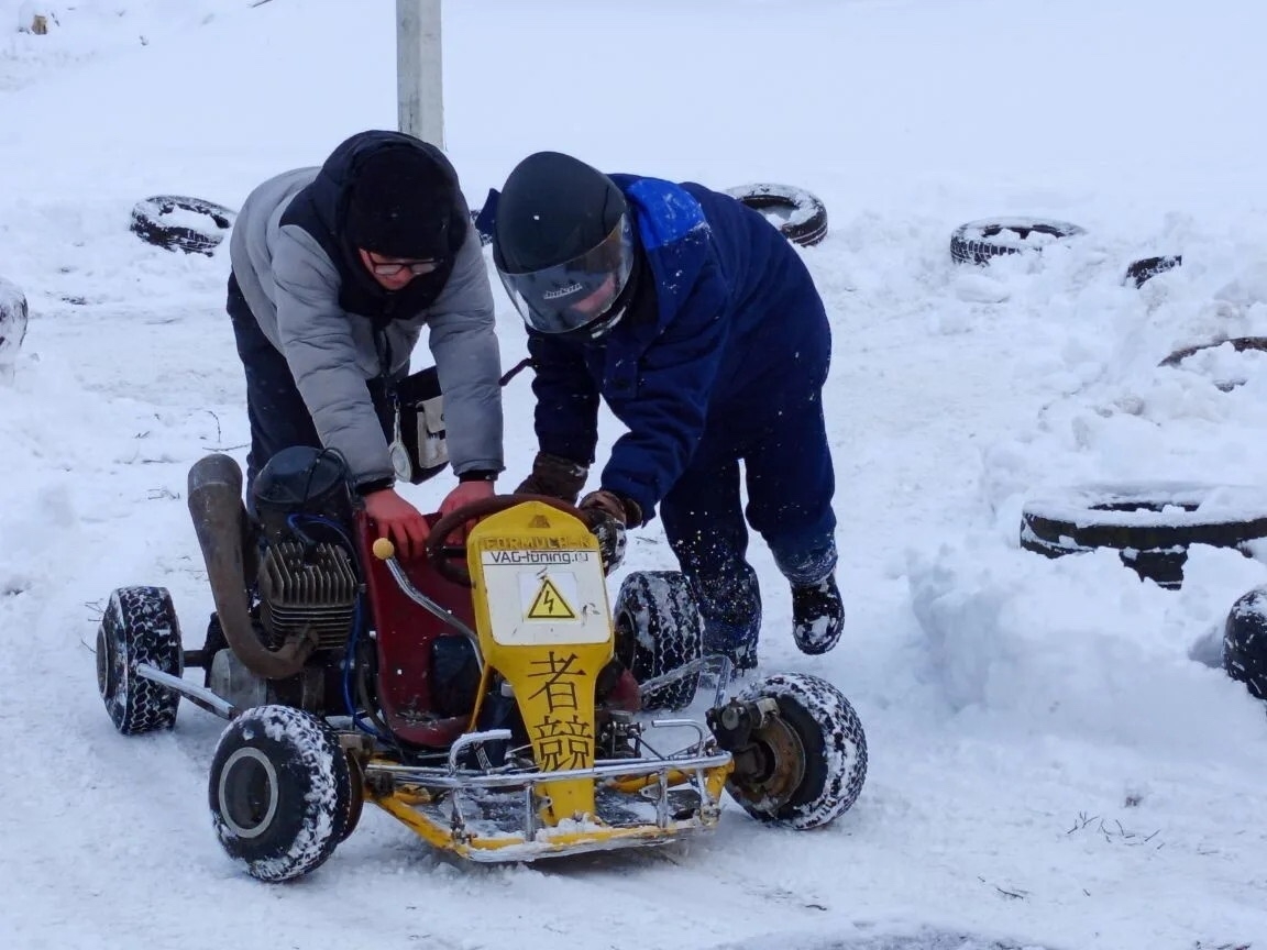 Орловского гонщика Леонида Панфилова восхитили ребята из Ливен
