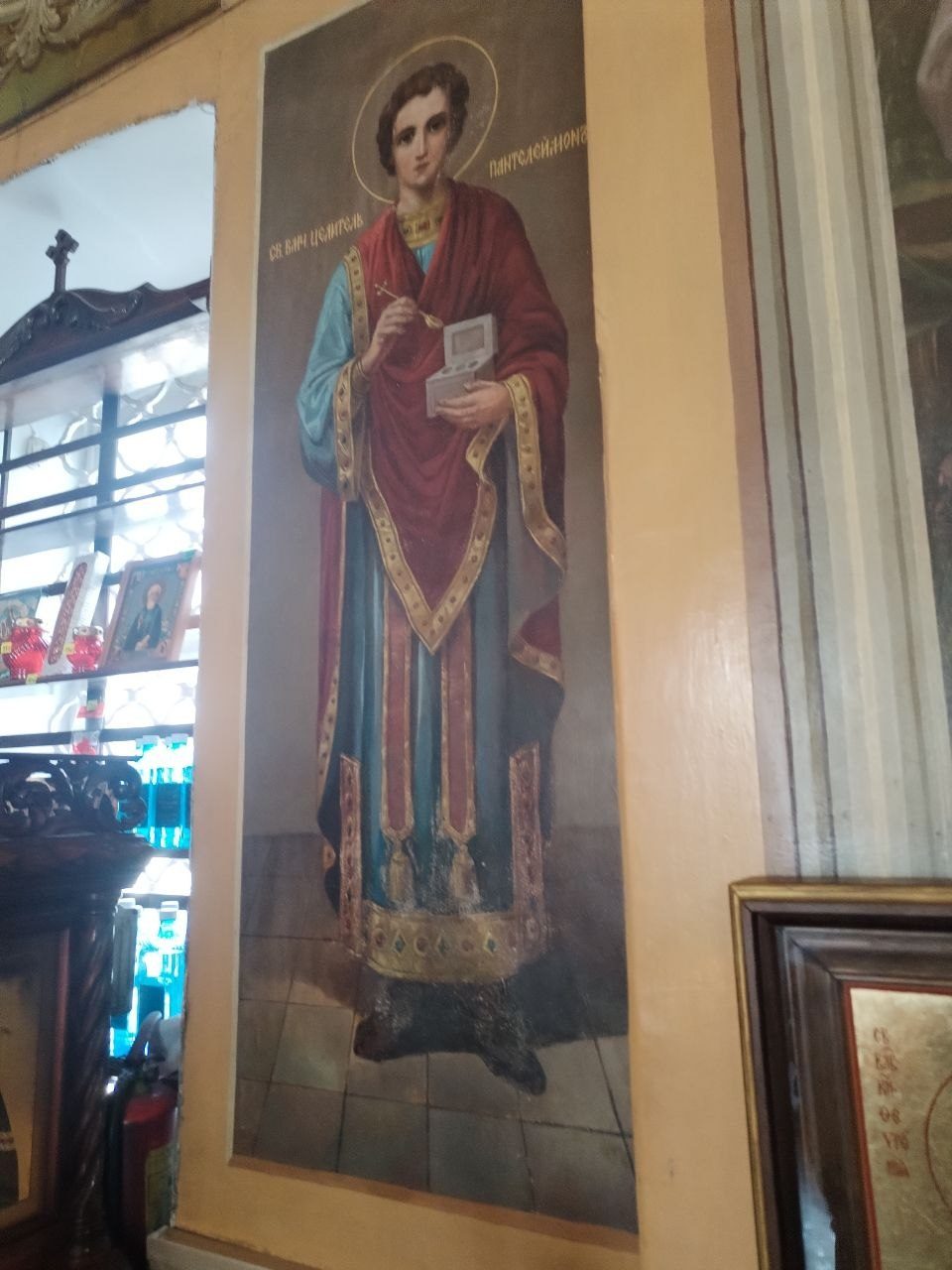 В Орле в Троицком храме замироточило изображение святого