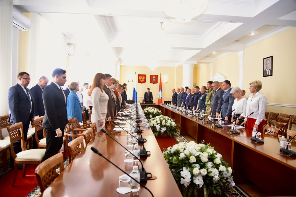 Орловские чиновники почтили память погибших в Старобельске