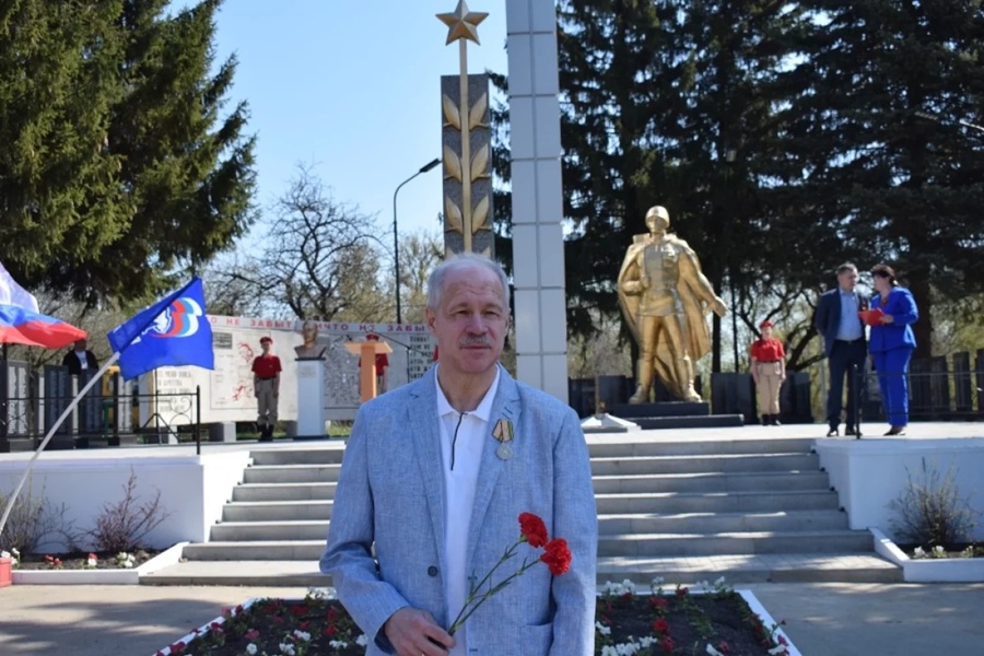 Тут имена героев. Благодаря Олегу Карпикову обновлены мемориалы Орловщины