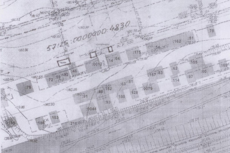 Владельцам предложили добровольно демонтировать гараж и контейнеры на Машкарина
